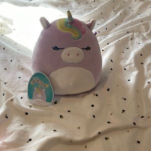 squishmallow.Melania.Unicorn